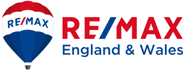 RE/MAX Property Hub EX15 logo